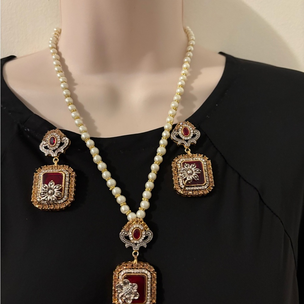 Salwar Kameez Pearl and Red Gold Necklace Set